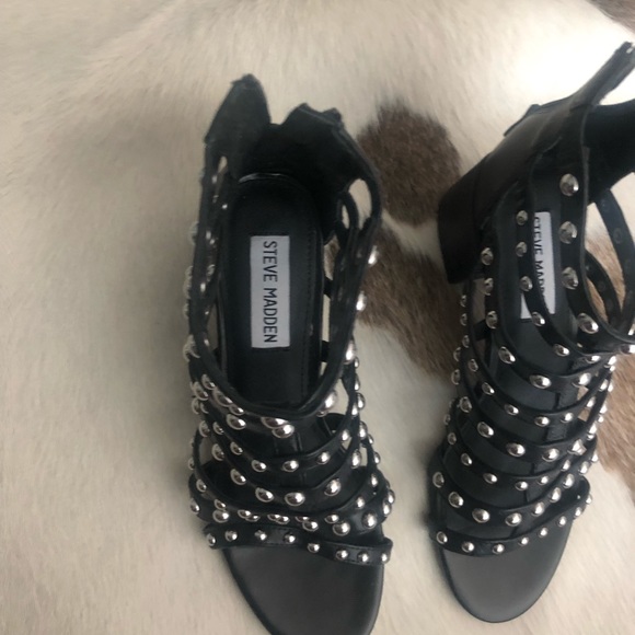 Steve Madden studded Sandal - Picture 3 of 4